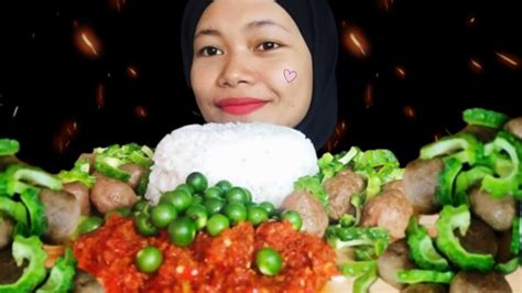 Bakso Goreng Sambal Trasi Lalapan Lenca Dan Pare Youtube