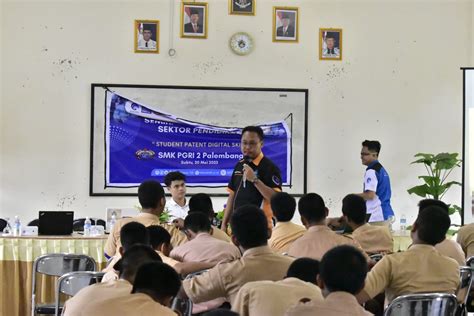 Seminar Literasi Digital Sektor Pendidikan SMK PGRI 2 Palembang SMK