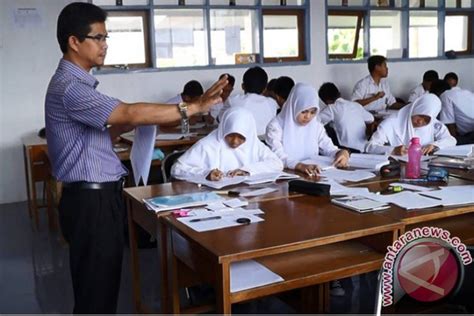 Guru Didorong Menulis Buku Antara Sumbar