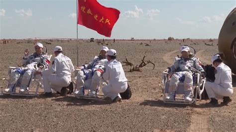 Llega A La Tierra La Nave China Shenzhou Con Tres Astronautas A Bordo