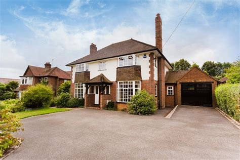 4 Bed Detached House For Sale In Longfield Drive Amersham Hp6 £