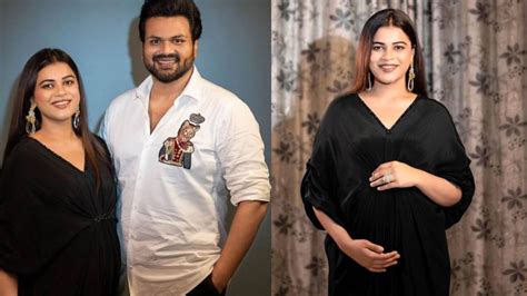 Manchu Manoj Mounika పిల్లా ఓ పిల్లా బేబీ బంప్ ఫోటోలు షేర్