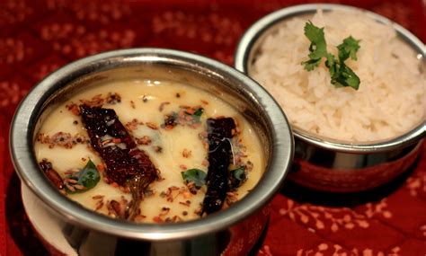 Gujarati Kadhi - yoghurt & gram flour based curry: My Weekend Kitchen