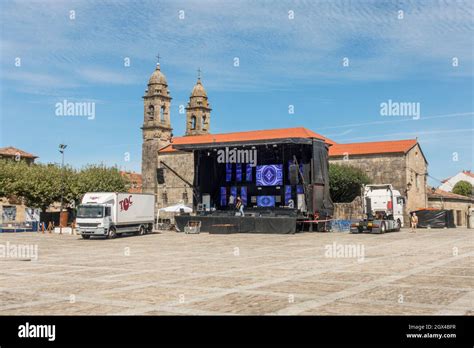 Antigua plaza histórica de Fefiñanes cambados plaza con Iglesia de