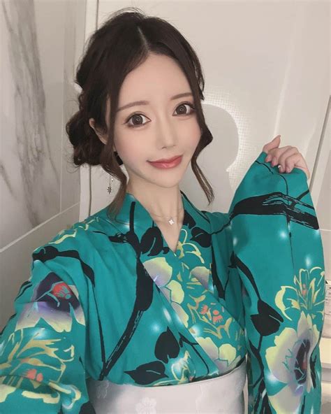 愛沢わかなさんのインスタグラム写真 愛沢わかなinstagram「👘 浴衣3日目は叔母さんからいただいた浴衣 店のきゅうり枯らした