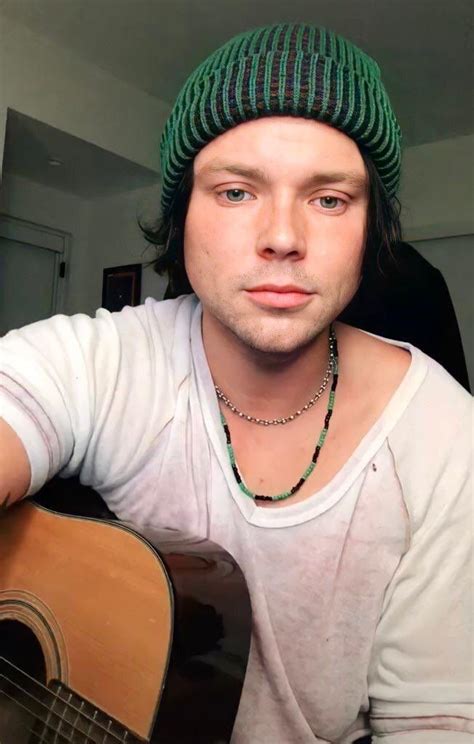 ฅ ࣪ ˖ 🧁★🧸🐝 In 2021 5sos Ashton Ashton Irwin 5sos And 1d