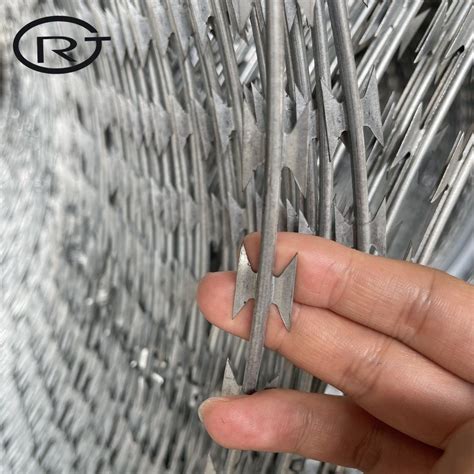 Galvanized Bto 22 Razor Barbed Wire Concertina Wire Mesh Fencing