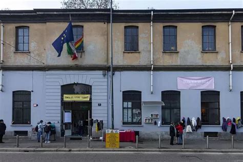 Volontari Lgbtq Al Muro Della Gentilezza Aggrediti Con Insulti