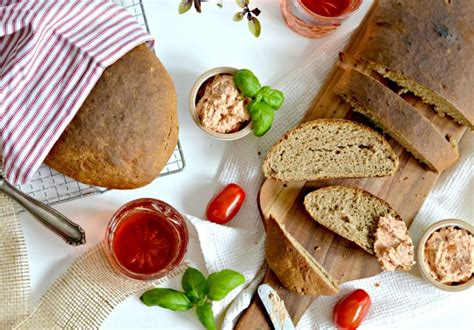 Rezept Basilikum Brot Mit Tomaten K Se Dip Zum Grillen Werbung