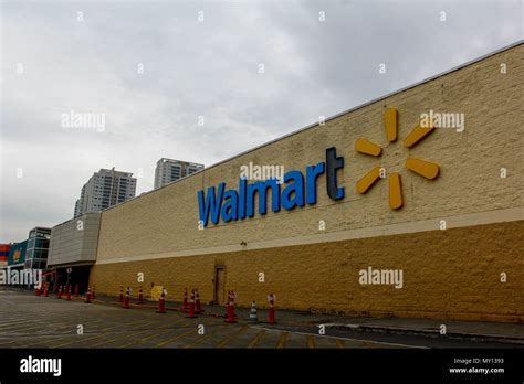 Walmart Em Sao Paulo - SÃO PAULO, SP - 05.06.2018: WALMART VENDE NEG'CIO NO BRASIL - Walmart ...
