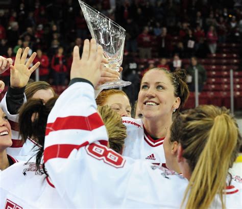 Uw Womens Hockey Badgers Finish Home Season With Big Win