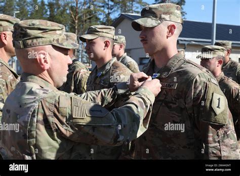 Usa Armeekollege Richard J Ikena Jr Befehlshaber Der