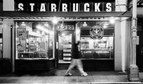 La Increíble Historia De Starbucks Sus Inicios La Conexión Con Bill Gates Y El Ejecutivo Que