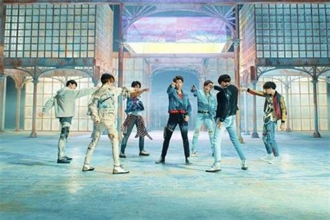 BTS Unlocks 800 Million YouTube Views With “Fake Love” Music Video