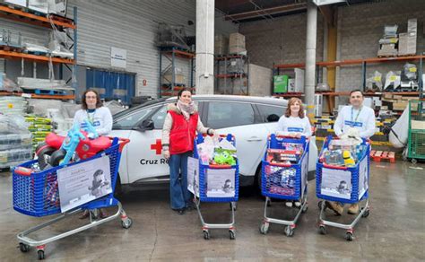 Cruz Roja Juventud Entrega En Burgos 780 Juguetes A 280 Menores En La