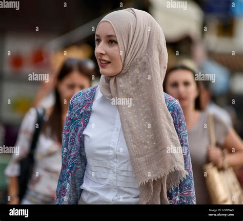 Bosnian Women Hijab - Hijab Army