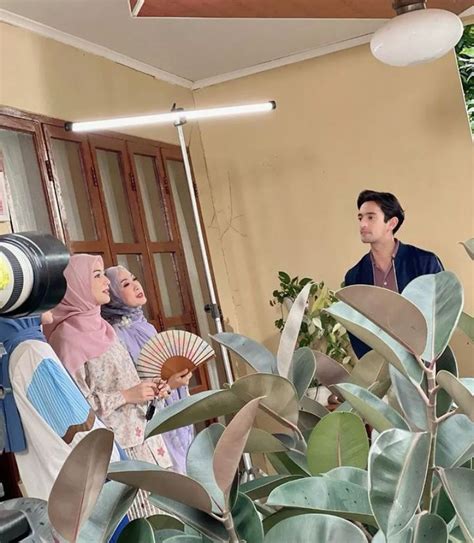 Potret Omar Daniel Di Sinetron Tukang Bubur Pengen Naik Haji