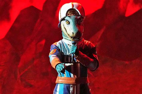 “the Masked Singer” Reveals Lizard As Chart Topping Artist Who Sings His 2000s Hit