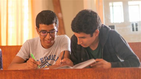 Iniciarás tu primer ciclo en la universidad o el instituto Toma en