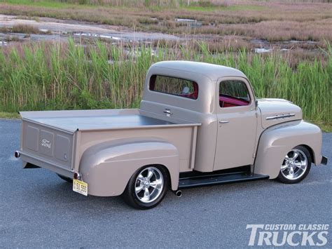 like this color on the old ford classic style! | Classic trucks ...