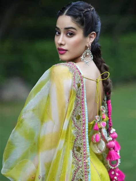 Janhvi Kapoor Exudes Gorgeous Punjabi Girl Vibes In This New Look