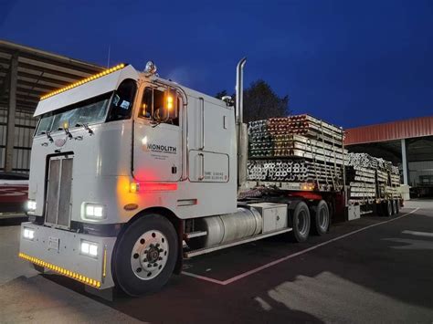 big rig trucks semi trucks big boyz peterbilt trucks freightliner