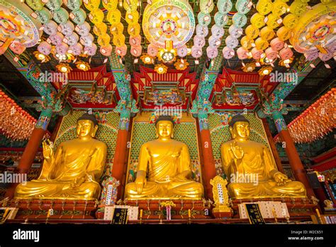 Jogyesa Buddhist temple, Seoul, South Korea Stock Photo - Alamy