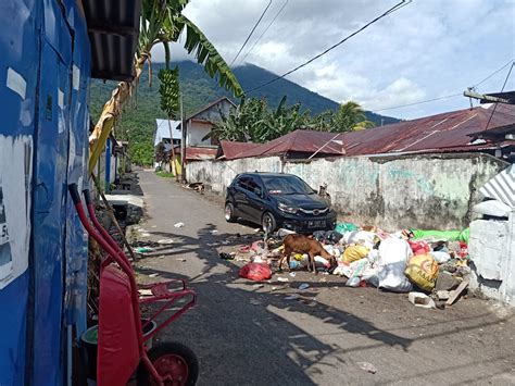 Berhari Hari Tak Diangkut Tumpukan Sampah Di Sasa Dikeluhkan Warga