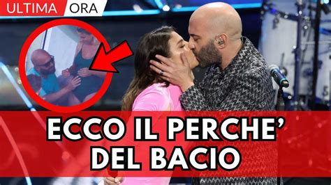 Sanremo 2024 Shock Ecco il perchè del bacio tra Emma Marrone e