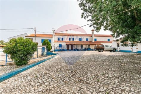 Quinta à venda na rua do Salão Almargem do Bispo Pêro Pinheiro