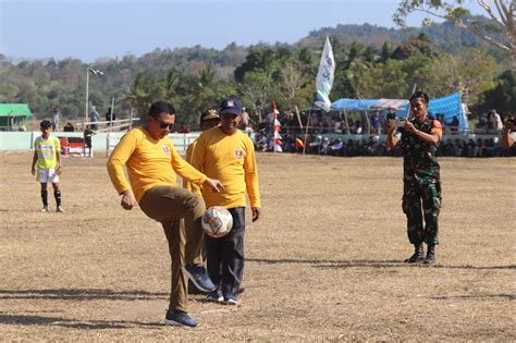 Buka Turnamen Sepak Bola Bupati Cup V 2023 Di Pulau Jampea Basli Ali