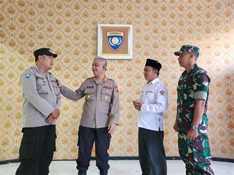 Umrah Bersama Mabruro Pemenang Anugerah Patriot Jawi Wetan