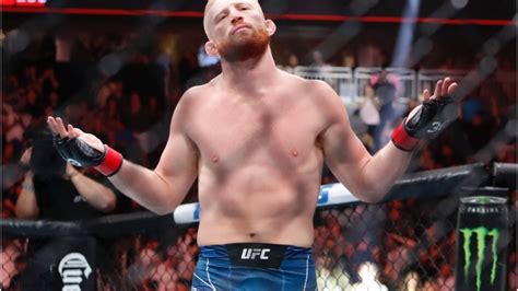 UFC 300 tiếp tục bị chỉ trích vì ưu ái của Dana White