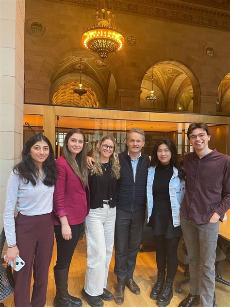 Seamus O'Regan Jr on Twitter: "Lunch with some fine Young Liberals."