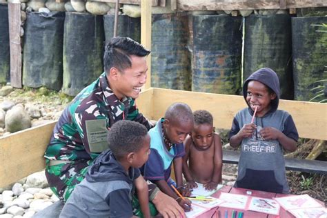 Begini Aksi Ksatria Pandawa Kostrad Bikin Anak Anak Betah Bermain Di