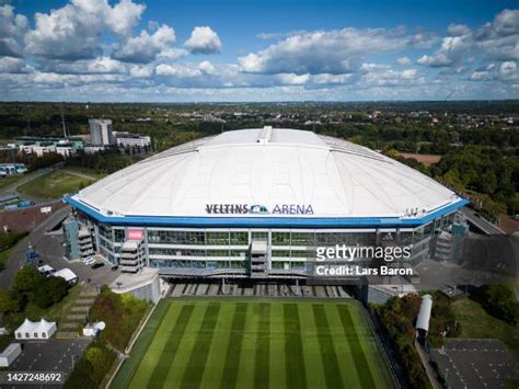 108,561 Veltins Arena Photos Stock Photos, High-Res Pictures, and ...