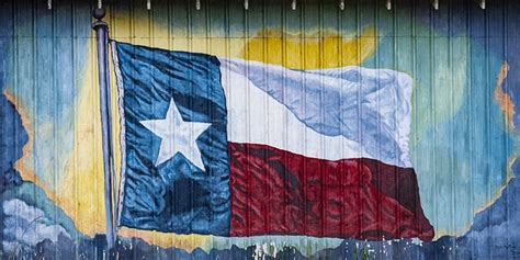 tx flag side   photo  pixabay