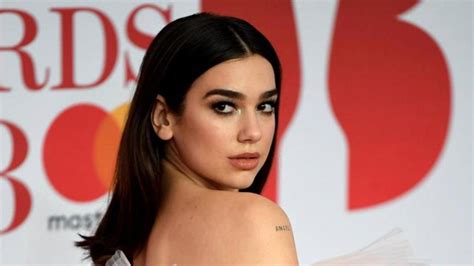 Demandan a Dua Lipa por supuesto plagio de su éxito Levitating