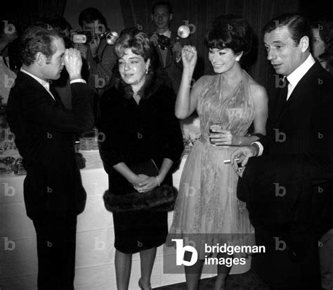 Image Of Paul Newman Simone Signoret Sophia Loren And Yves Montand During