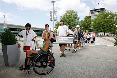 Hendrick Motorsports fans at Indy | Hendrick Motorsports