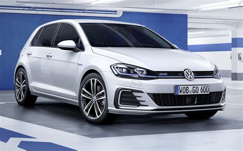 2017 Volkswagen Golf GTE 5-door - Wallpapers and HD Images | Car Pixel