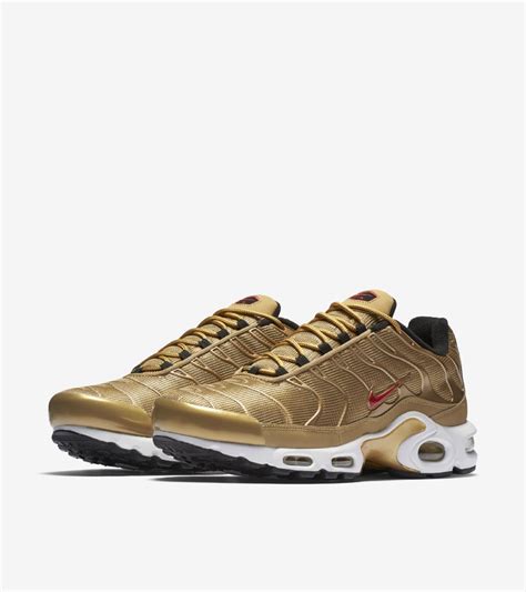 Nike Air Max Plus 'Metallic Gold' Release Date. Nike SNKRS