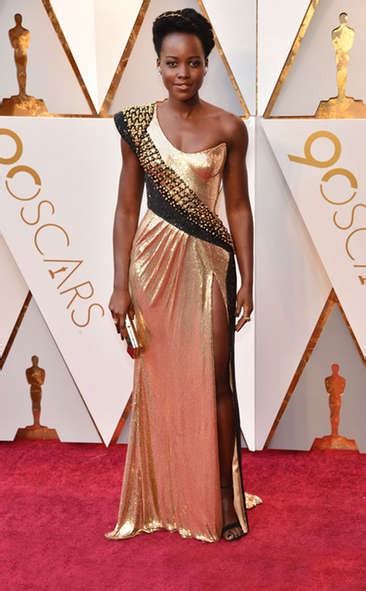 Lupita Nyongo En Versace En Los Oscar 2018 Looks De Alfombra Roja