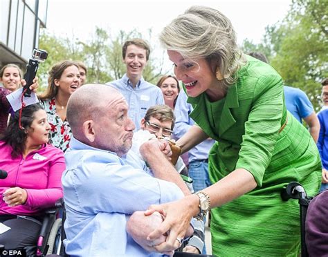 Королева Матильда посетила Остдёйнкерке, Западная Фландрия: ru_royalty ...