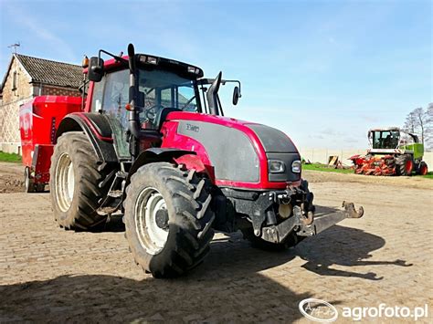 Foto Traktor Valtra T131 HiTech Kongskilde VM16 685944 Galeria