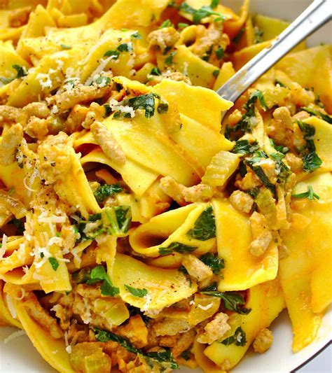 Makaron Pappardelle Z Wieprzowin I Jarmu Em W Sosie Pomidorowym