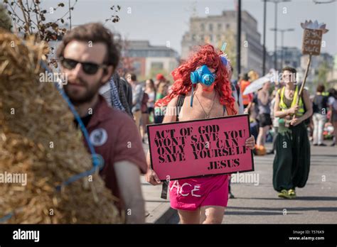 Forces De Presse Banque Dimage Et Photos Alamy