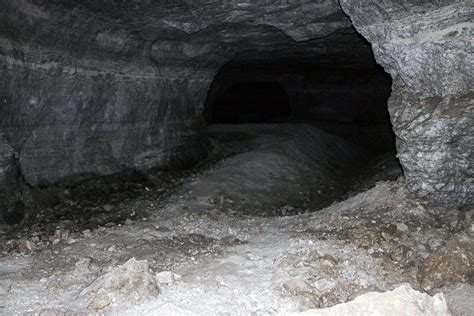 John jones and the nutty putty cave – nutty putty cave tragedy | XAKY