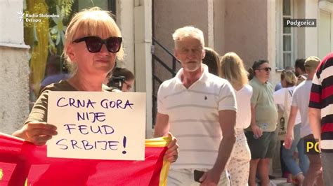 Protest Ispred Crnogorske Vlade Zbog Temeljnog Ugovora Sa SPC