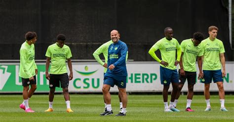 Peter Bosz Looft Psver Dat Kan Niet Als Je Een Klootzak Psvfans